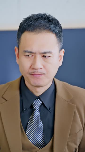 炮灰自救反派偏要独宠我（61集）短剧全集幕后花絮版