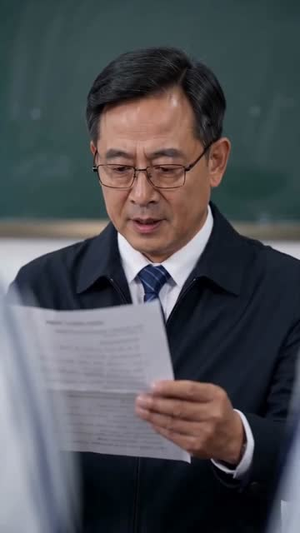 50岁被裁进厂，我重返高考造飞机（54集）短剧全集解锁零收费
