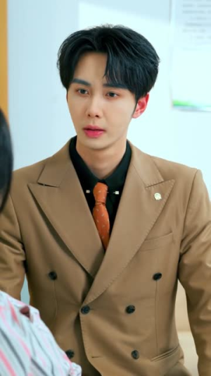 归来掌权，夫人她所向披靡（34集）短剧全集热力排行榜之一