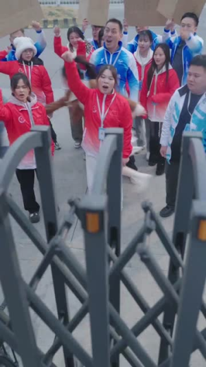 我的潮玩男友是顶流(72集) 我的潮玩男友是顶流(72集)短剧全集幕后花絮版